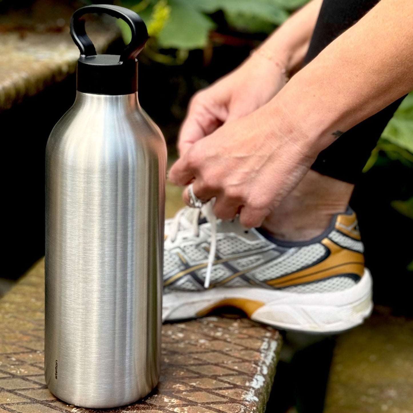 Tabi vacuum insulated bottle 33.8 oz