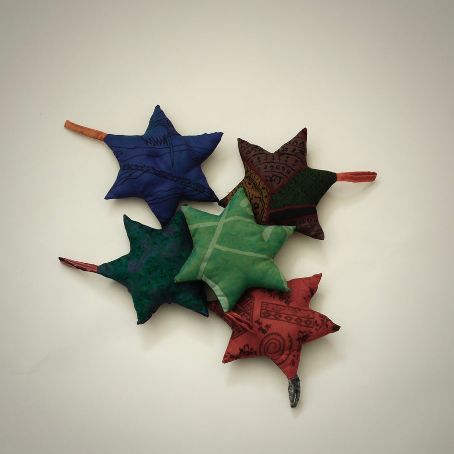 SUSTAIN vintage silk star. small - set of 4